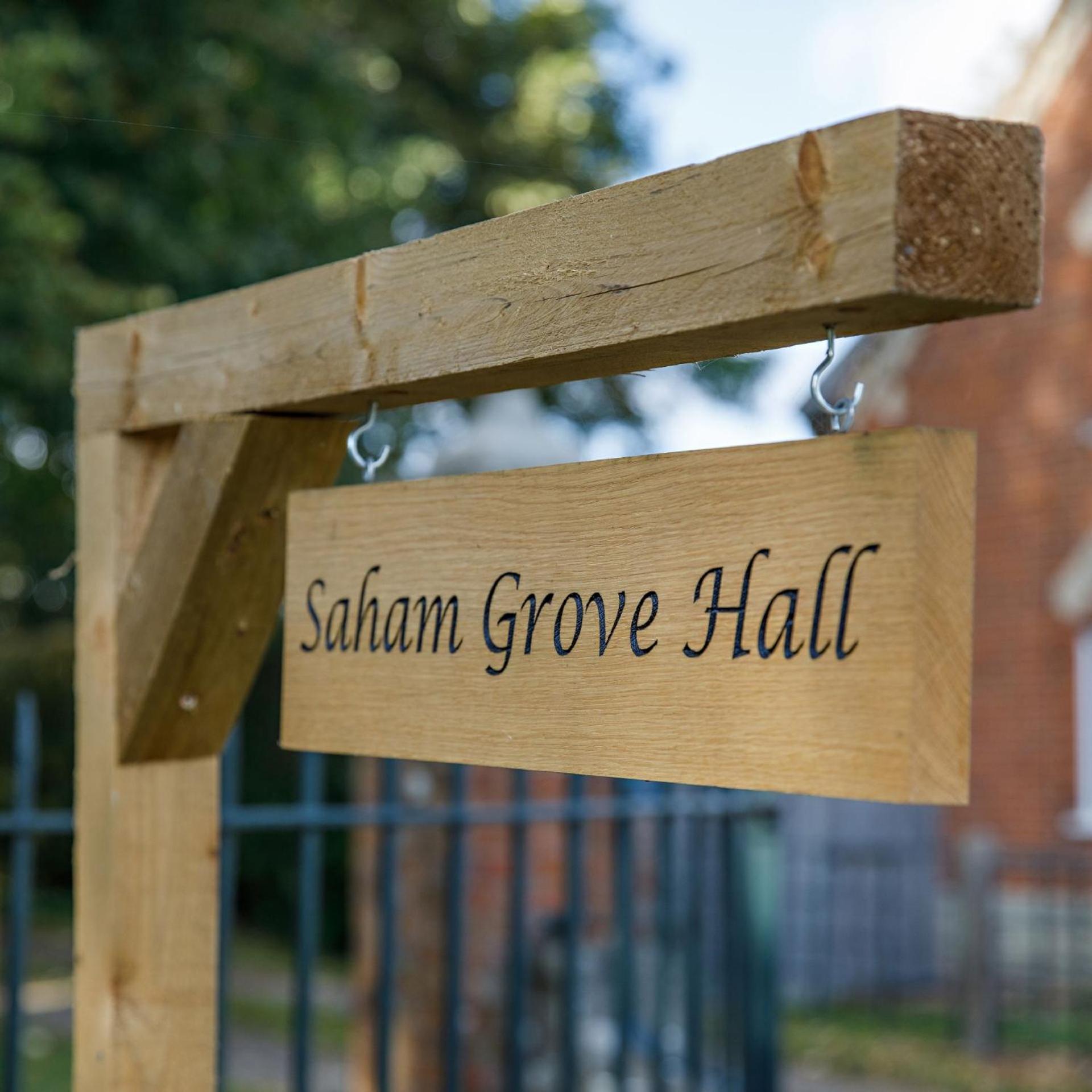 Saham Grove Hall By Group Retreats Bradenham  外观 照片